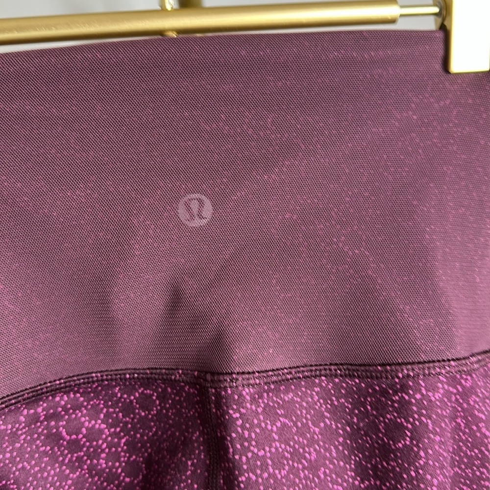 157. Lululemon Sweaty Endeavor Tight
Star Pixel Raspberry Bordeaux Drama - Picture 9 of 12